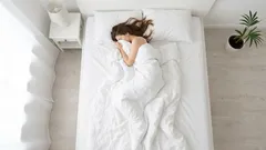 パジャマを着るか着ないか：裸で寝ることで、より早い減量につながる可能性がある